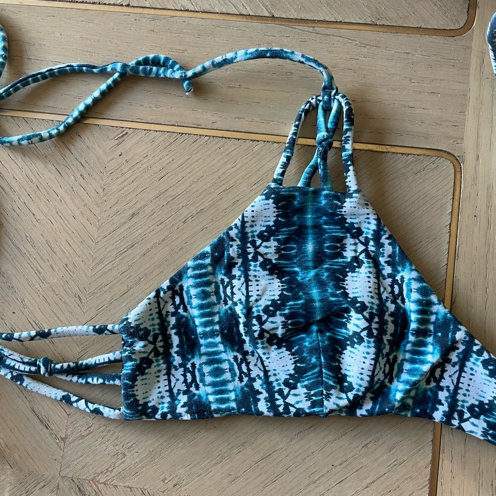 Amuse Society Sexy Boho Triangle String Bikini Se… - image 5